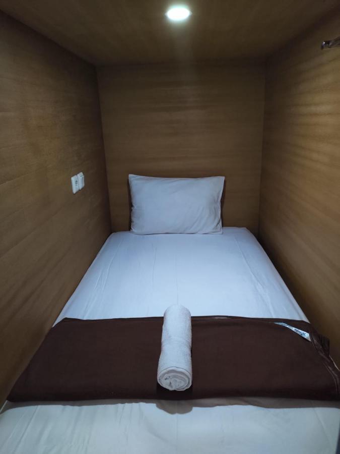 Hastina Hotel Lombok Матарам Екстериор снимка