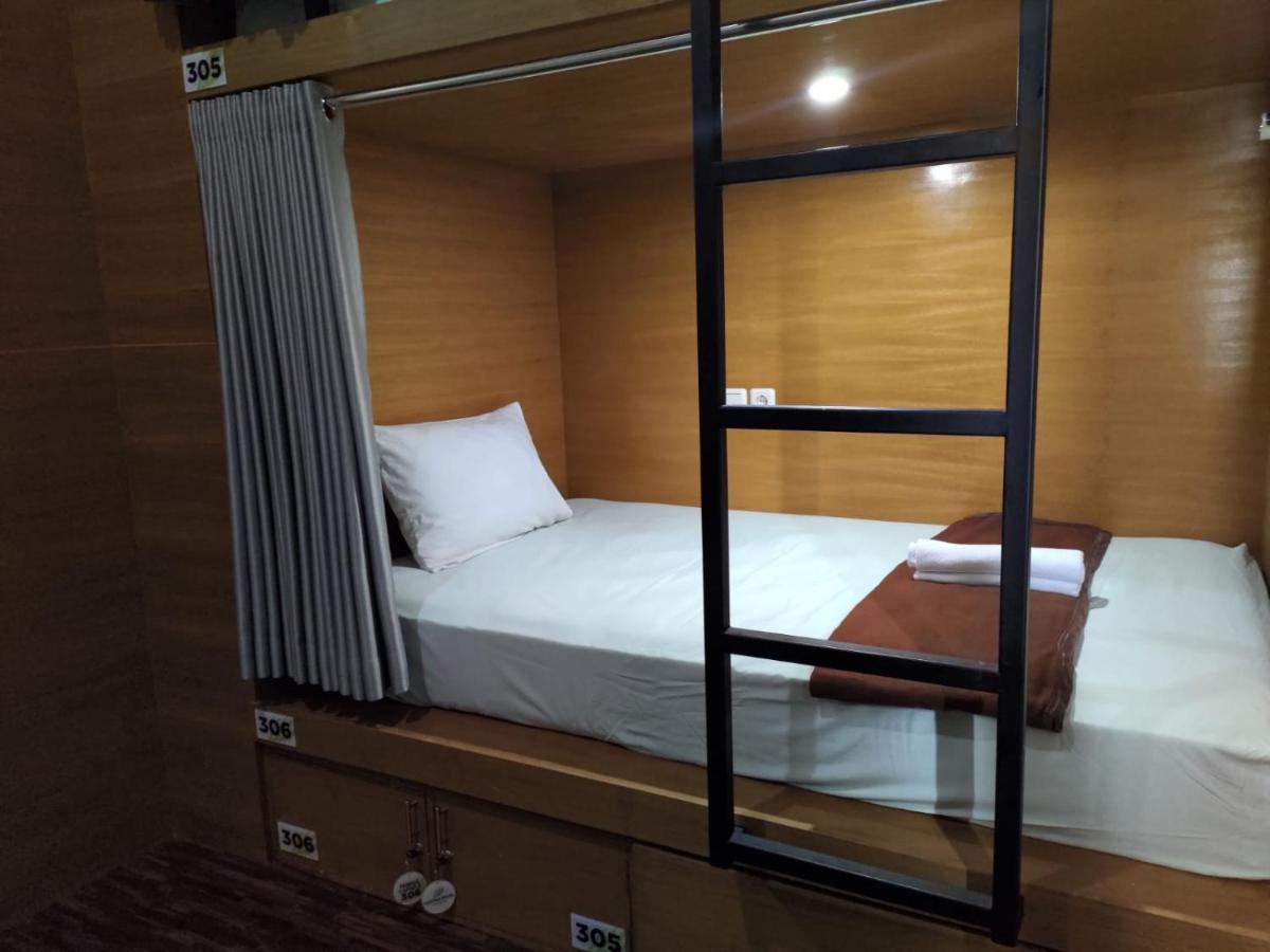 Hastina Hotel Lombok Матарам Екстериор снимка